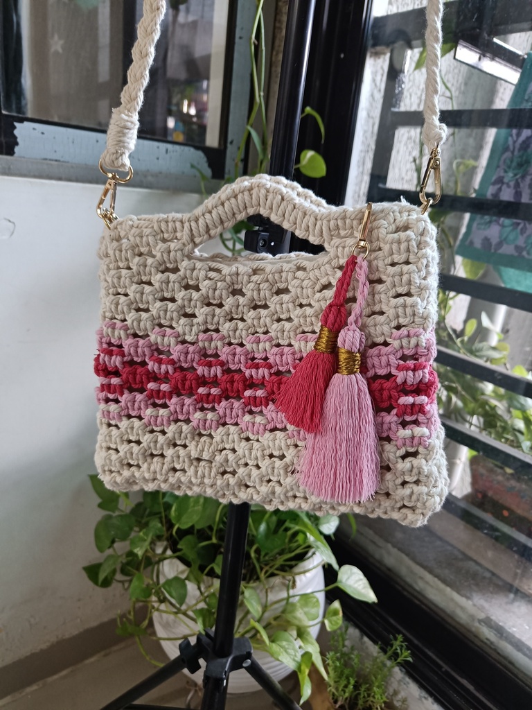Saanvi Creations' Boho Bliss: Macrame Handbag with Adjustable Strap | Macrame  Sling Bag | Macrame Baby Bag | Macrame Hand Bag | Sling Bag | Multi Color 