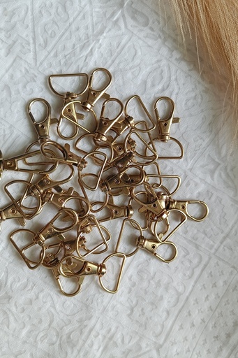 Saanvi Creation: Clip & Go - The Stylish Key Chain Solution | Key-chain Lobster Hook | Metal  Buckle | Bag Accessory | Macrame Craft | Macrame Accessories